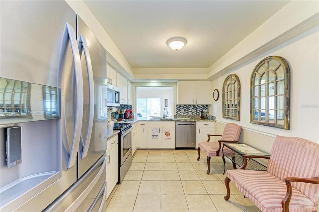 Active With Contract: $399,900 (2 beds, 2 baths, 1454 Square Feet)