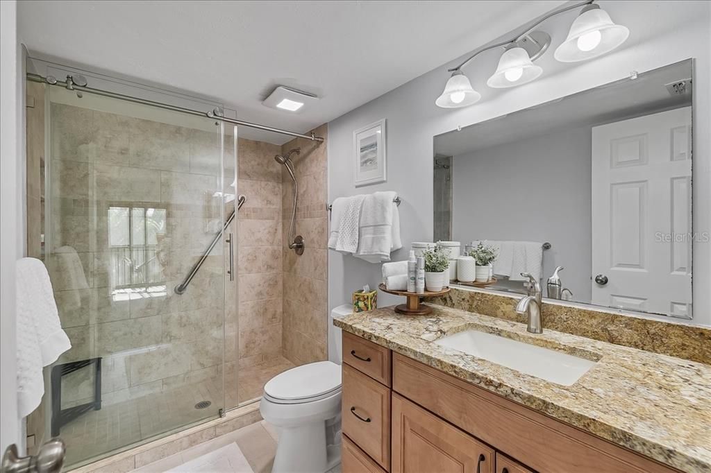 For Sale: $360,000 (2 beds, 2 baths, 1124 Square Feet)