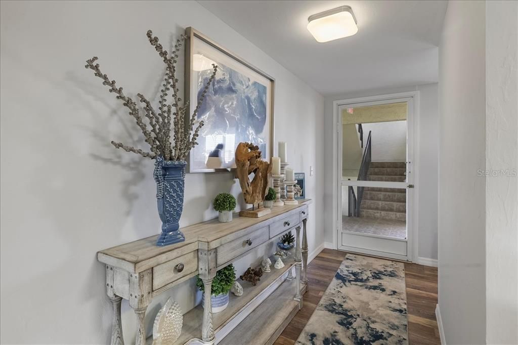 For Sale: $360,000 (2 beds, 2 baths, 1124 Square Feet)