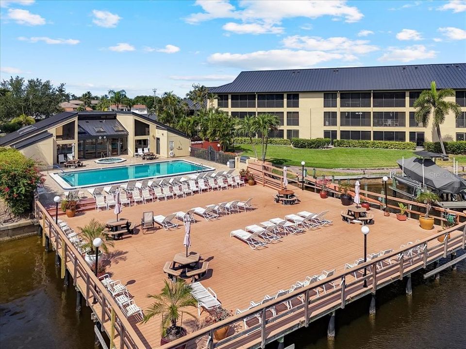 For Sale: $360,000 (2 beds, 2 baths, 1124 Square Feet)