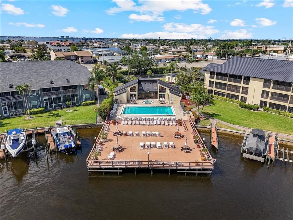 For Sale: $360,000 (2 beds, 2 baths, 1124 Square Feet)