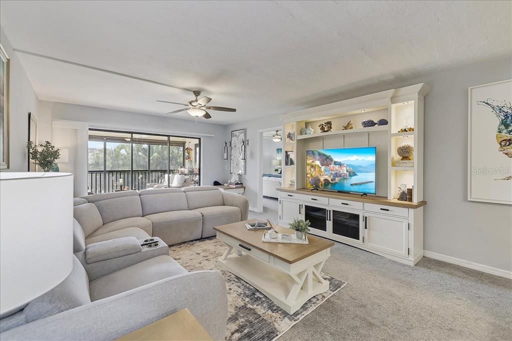 For Sale: $360,000 (2 beds, 2 baths, 1124 Square Feet)