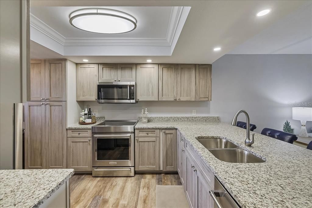 For Sale: $360,000 (2 beds, 2 baths, 1124 Square Feet)