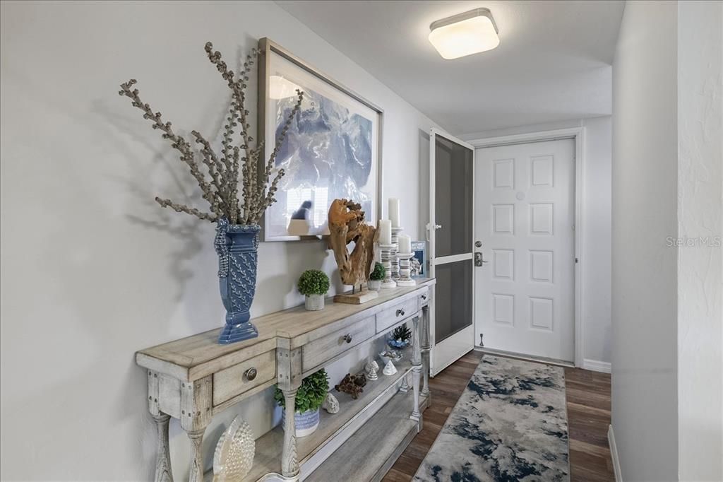 For Sale: $360,000 (2 beds, 2 baths, 1124 Square Feet)