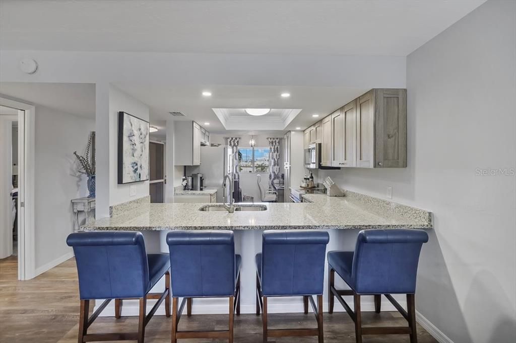 For Sale: $360,000 (2 beds, 2 baths, 1124 Square Feet)