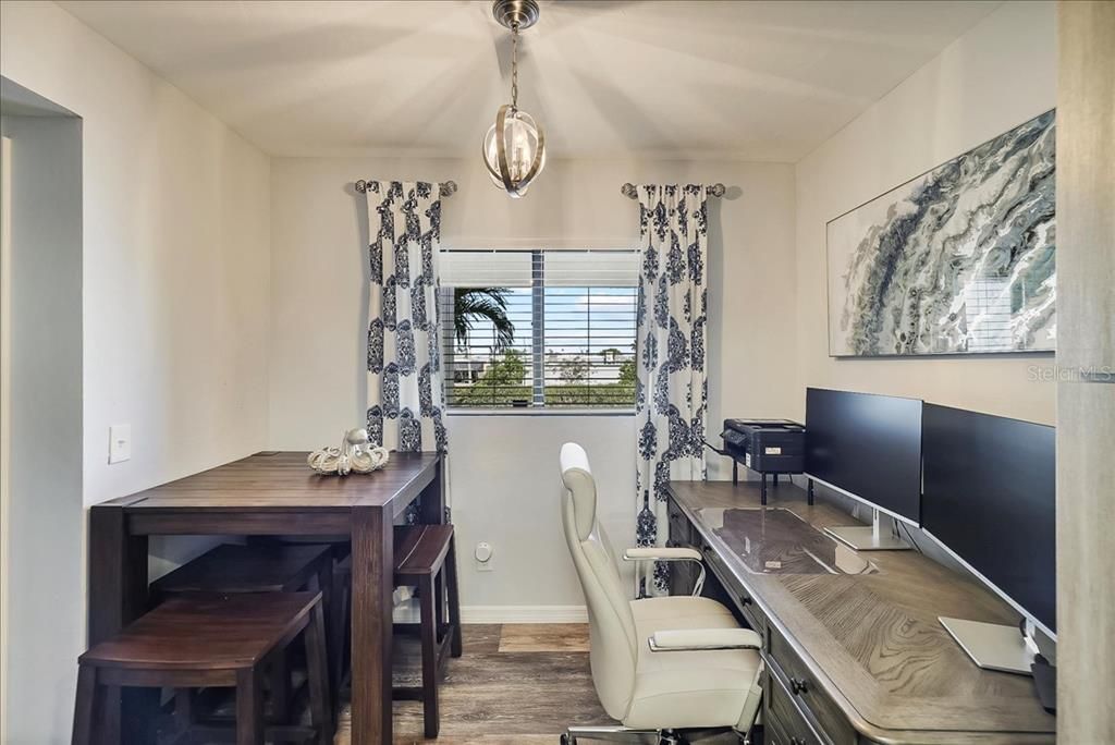 For Sale: $360,000 (2 beds, 2 baths, 1124 Square Feet)