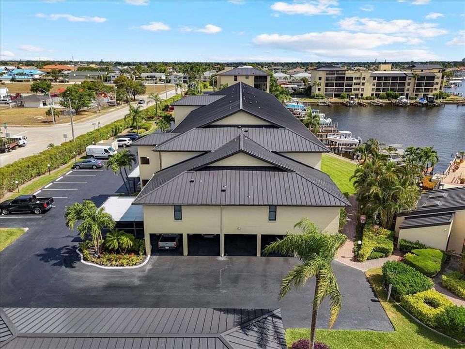 For Sale: $360,000 (2 beds, 2 baths, 1124 Square Feet)