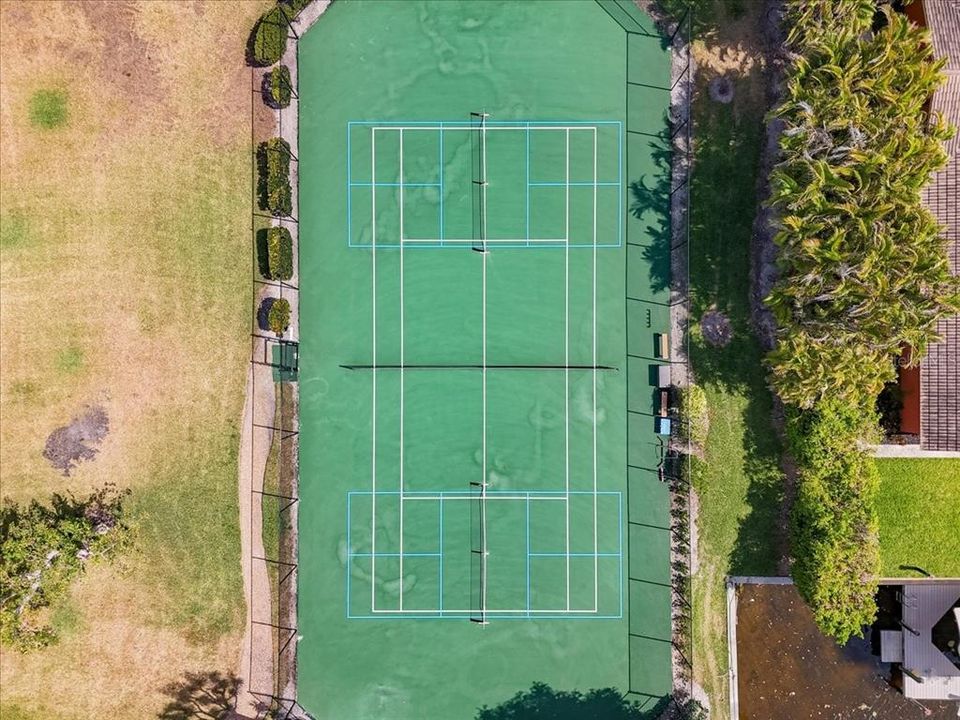 For Sale: $360,000 (2 beds, 2 baths, 1124 Square Feet)