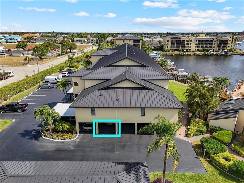 For Sale: $360,000 (2 beds, 2 baths, 1124 Square Feet)