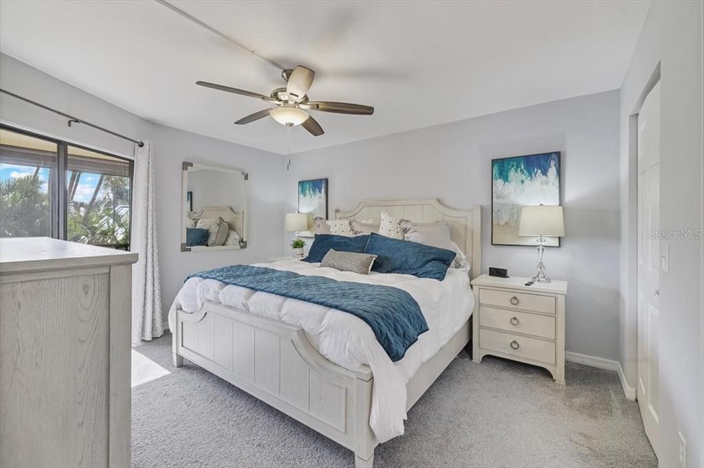 For Sale: $360,000 (2 beds, 2 baths, 1124 Square Feet)