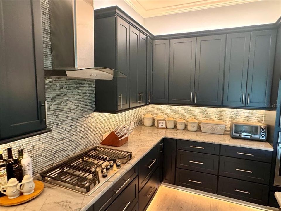 Active With Contract: $849,900 (3 beds, 2 baths, 2019 Square Feet)