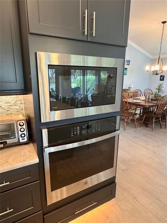 Active With Contract: $849,900 (3 beds, 2 baths, 2019 Square Feet)