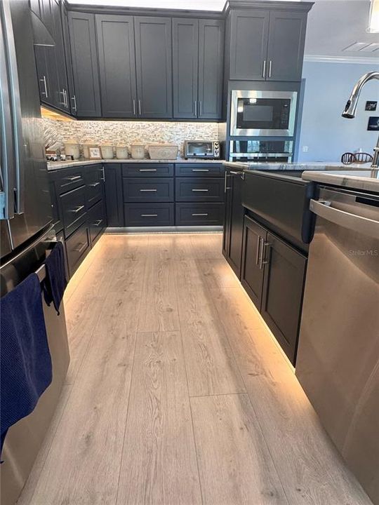 Active With Contract: $849,900 (3 beds, 2 baths, 2019 Square Feet)