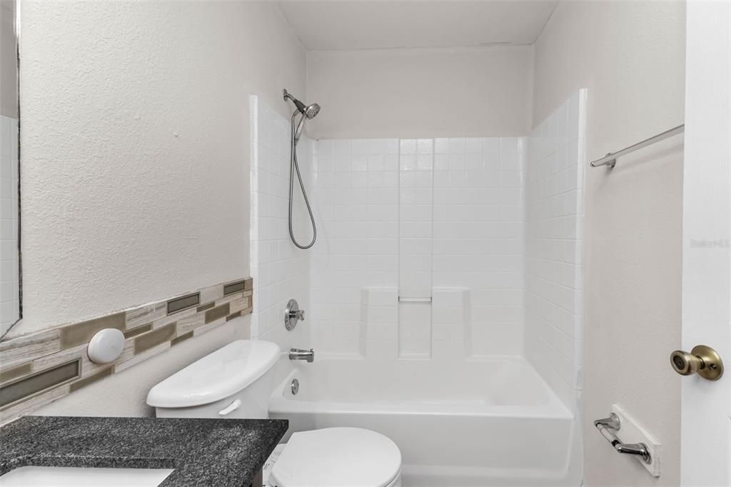 For Sale: $320,000 (3 beds, 2 baths, 1390 Square Feet)