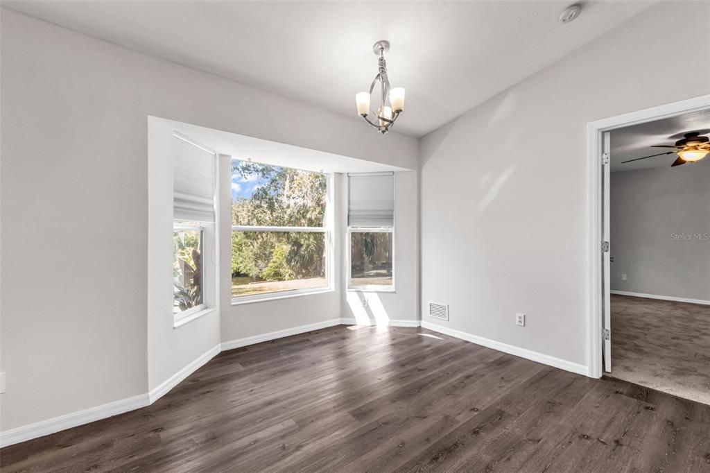 For Sale: $320,000 (3 beds, 2 baths, 1390 Square Feet)