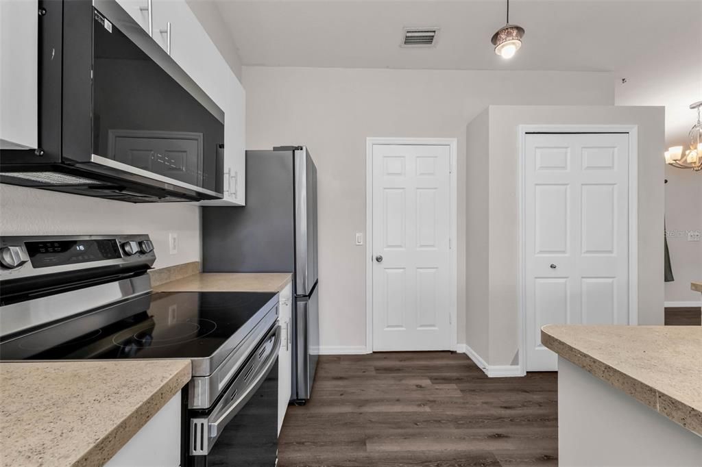 For Sale: $320,000 (3 beds, 2 baths, 1390 Square Feet)