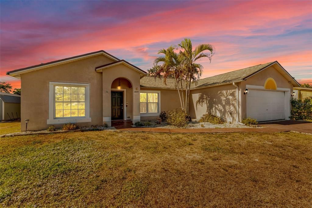 For Sale: $320,000 (3 beds, 2 baths, 1390 Square Feet)