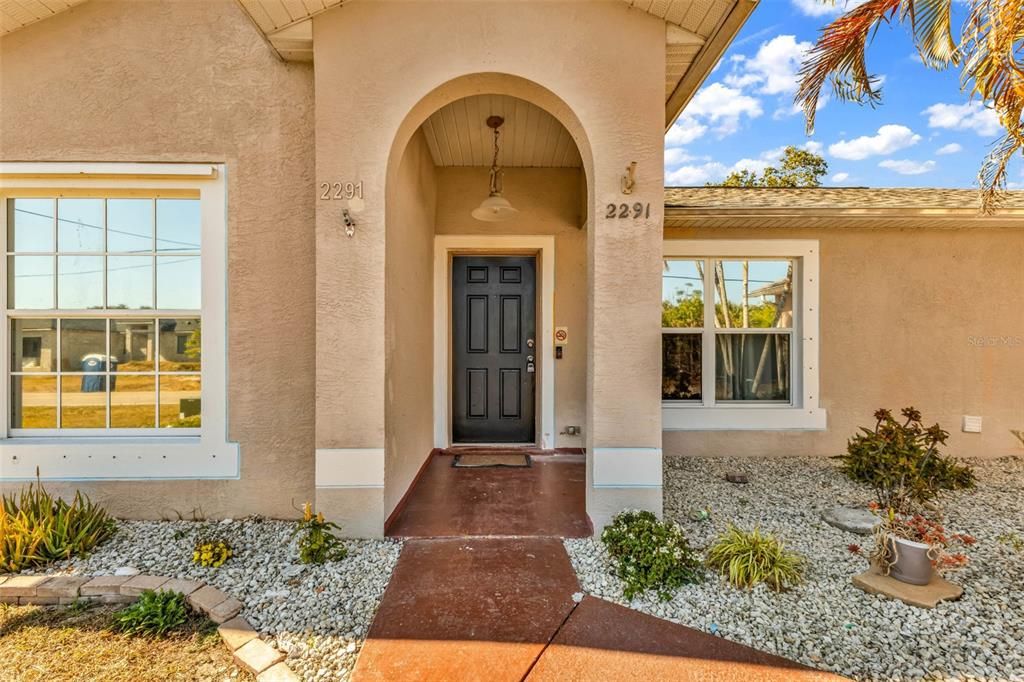 For Sale: $320,000 (3 beds, 2 baths, 1390 Square Feet)