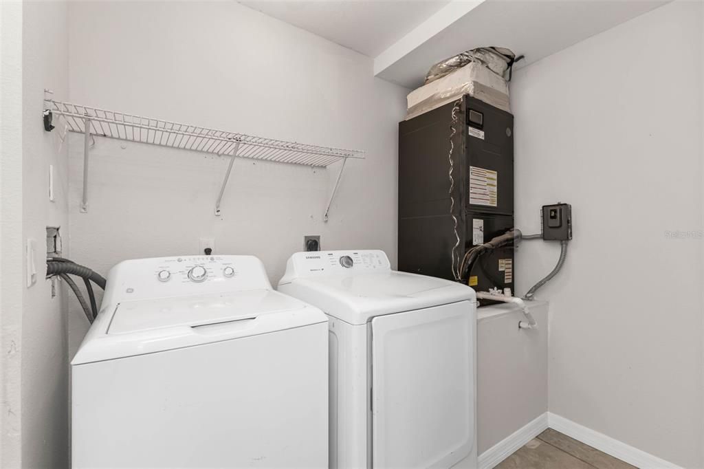 For Sale: $320,000 (3 beds, 2 baths, 1390 Square Feet)