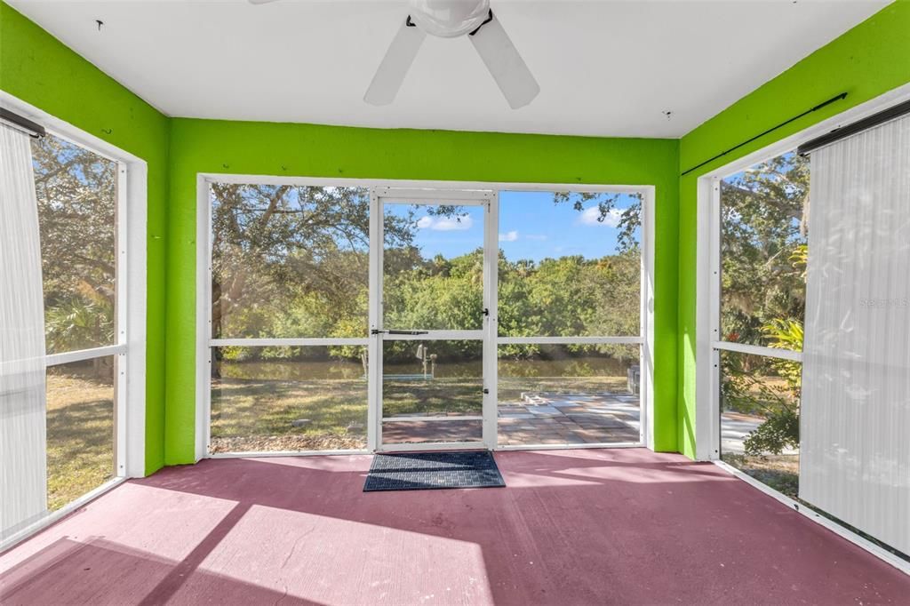 For Sale: $320,000 (3 beds, 2 baths, 1390 Square Feet)