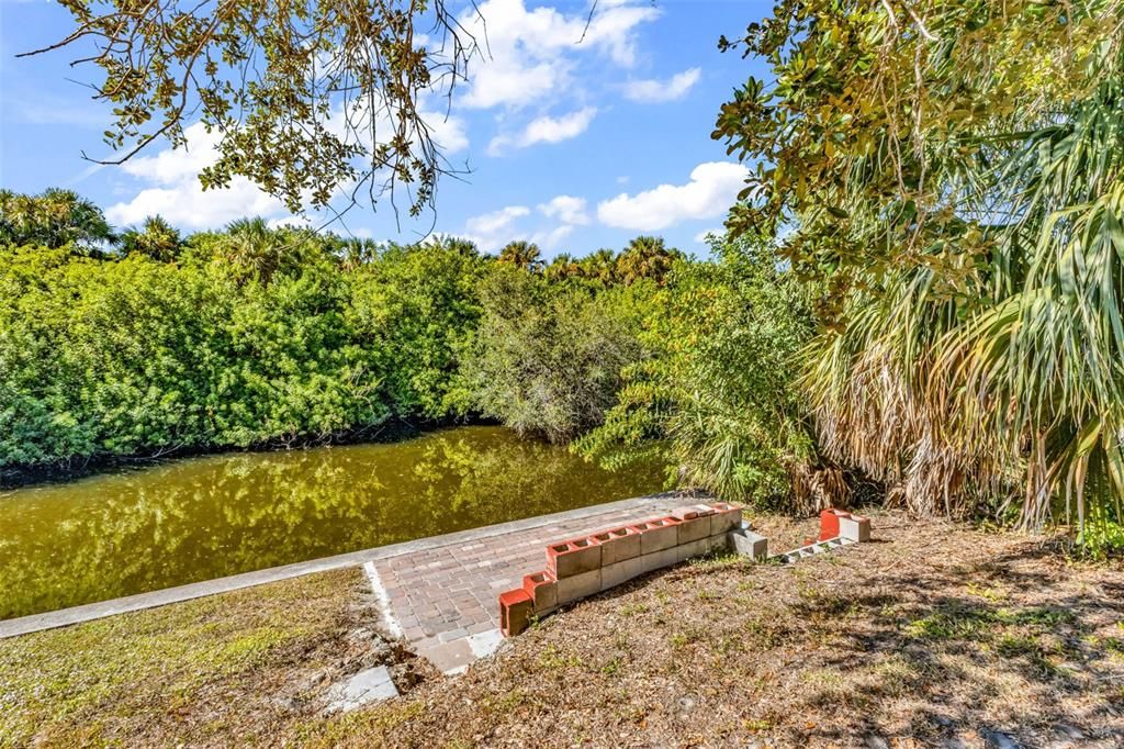 For Sale: $320,000 (3 beds, 2 baths, 1390 Square Feet)