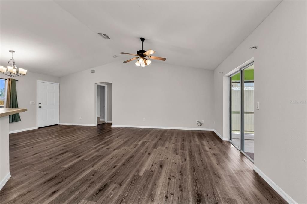 For Sale: $320,000 (3 beds, 2 baths, 1390 Square Feet)