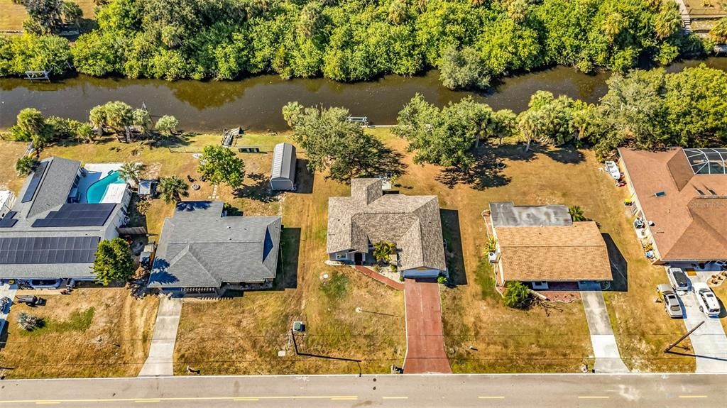 For Sale: $320,000 (3 beds, 2 baths, 1390 Square Feet)