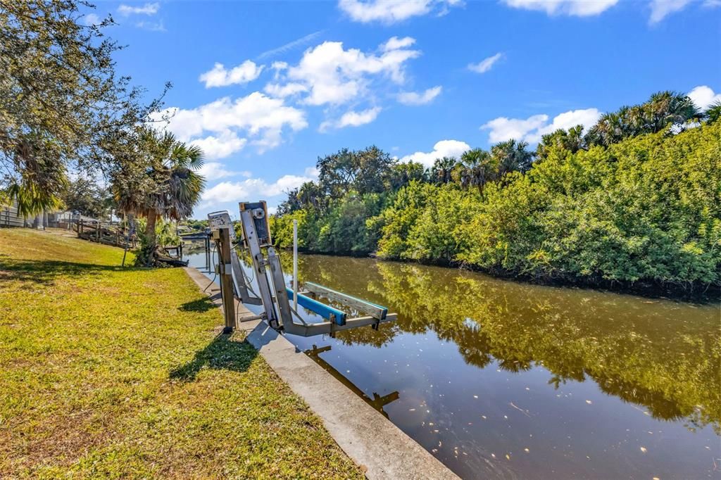 For Sale: $320,000 (3 beds, 2 baths, 1390 Square Feet)