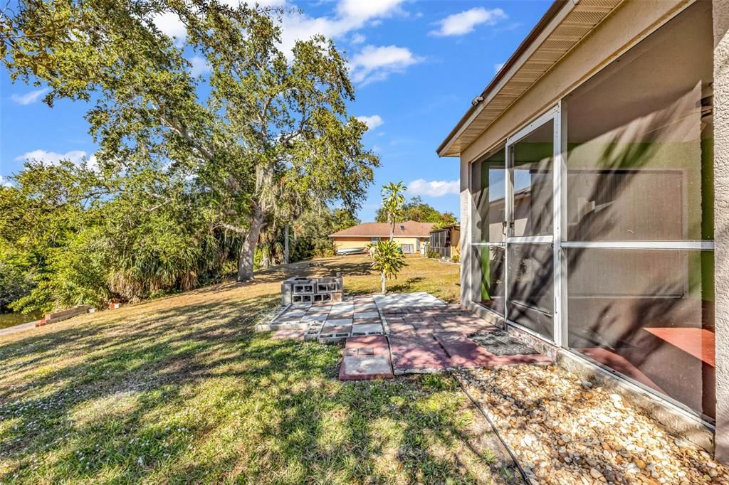 For Sale: $320,000 (3 beds, 2 baths, 1390 Square Feet)