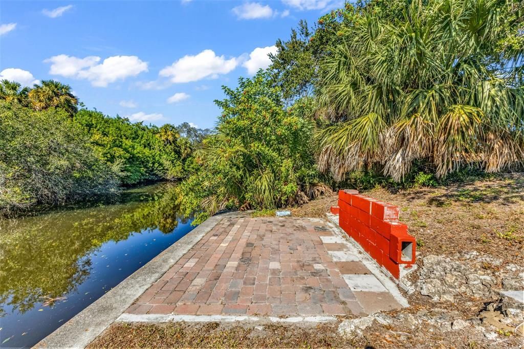 For Sale: $320,000 (3 beds, 2 baths, 1390 Square Feet)