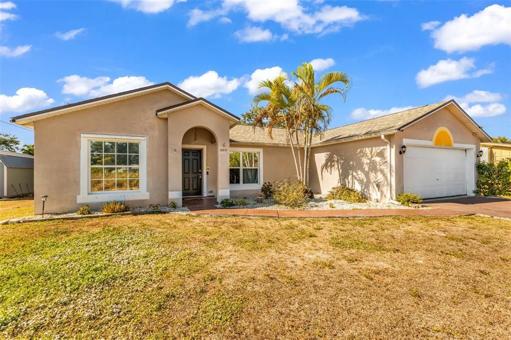 For Sale: $320,000 (3 beds, 2 baths, 1390 Square Feet)