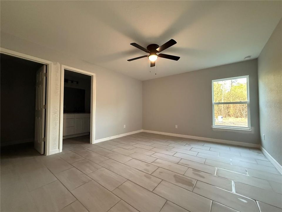 Active With Contract: $238,900 (3 beds, 2 baths, 1380 Square Feet)