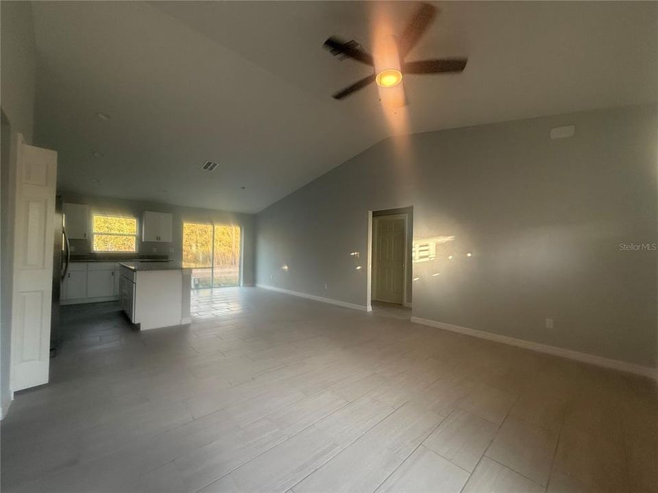 Active With Contract: $238,900 (3 beds, 2 baths, 1380 Square Feet)