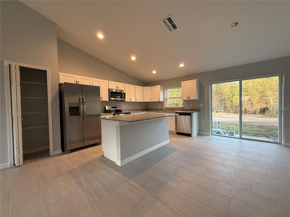 Active With Contract: $238,900 (3 beds, 2 baths, 1380 Square Feet)