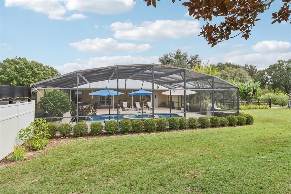 合同活跃: $775,000 (4 贝兹, 3 浴室, 2460 平方英尺)