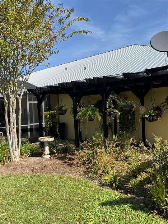 合同活跃: $775,000 (4 贝兹, 3 浴室, 2460 平方英尺)