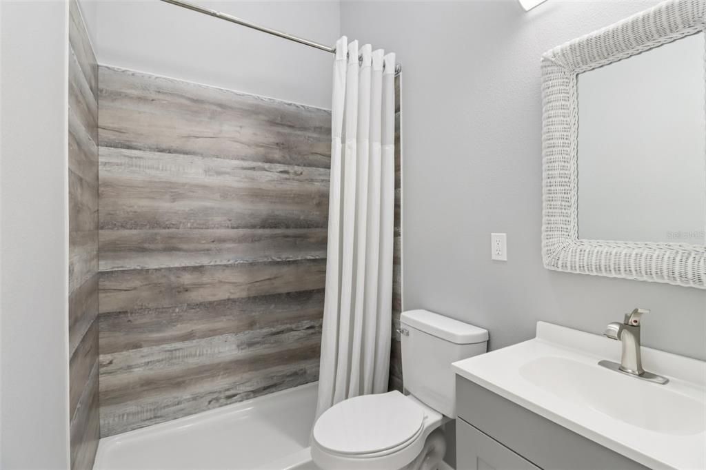 合同活跃: $775,000 (4 贝兹, 3 浴室, 2460 平方英尺)