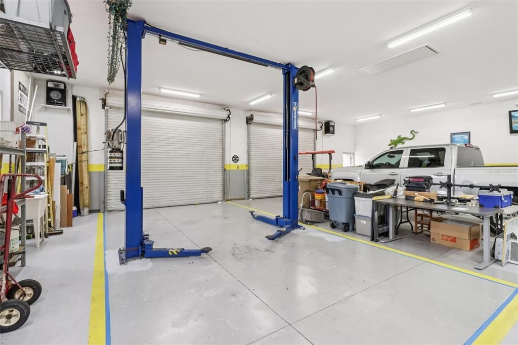 合同活跃: $775,000 (4 贝兹, 3 浴室, 2460 平方英尺)