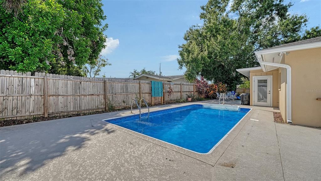 Active With Contract: $439,000 (3 beds, 2 baths, 1416 Square Feet)