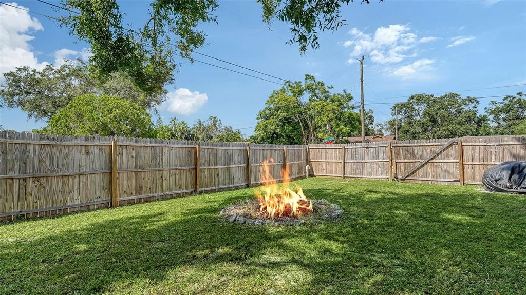 Active With Contract: $439,000 (3 beds, 2 baths, 1416 Square Feet)