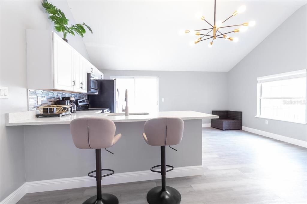 出租: $2,995 (3 贝兹, 3 浴室, 1128 平方英尺)