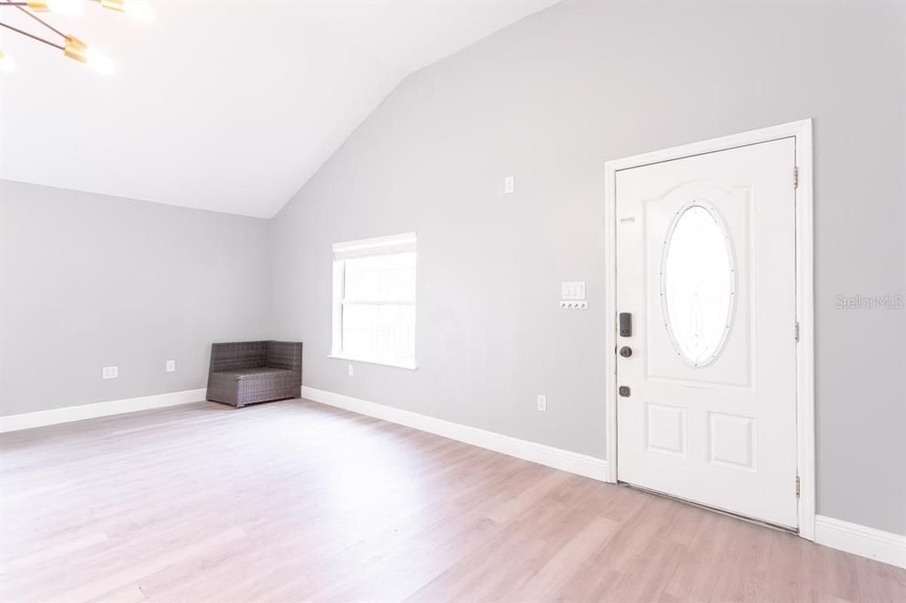 出租: $2,995 (3 贝兹, 3 浴室, 1128 平方英尺)