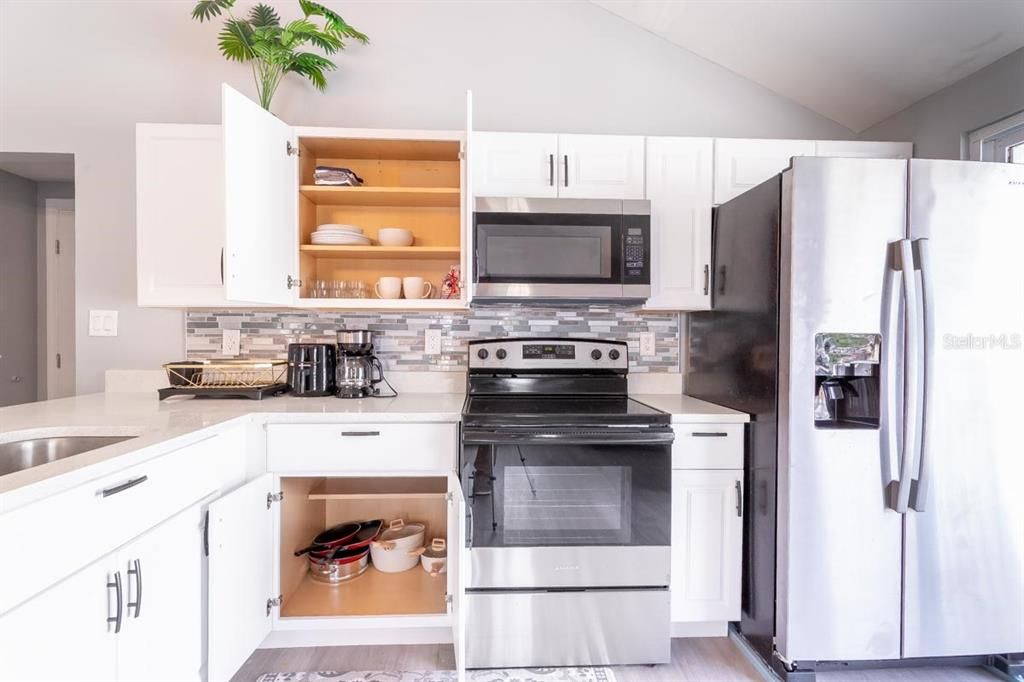 出租: $2,995 (3 贝兹, 3 浴室, 1128 平方英尺)