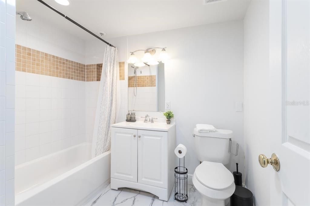 出租: $2,995 (3 贝兹, 3 浴室, 1128 平方英尺)