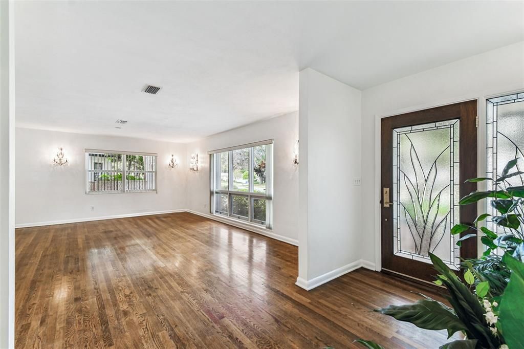 For Rent: $5,200 (3 beds, 2 baths, 2318 Square Feet)