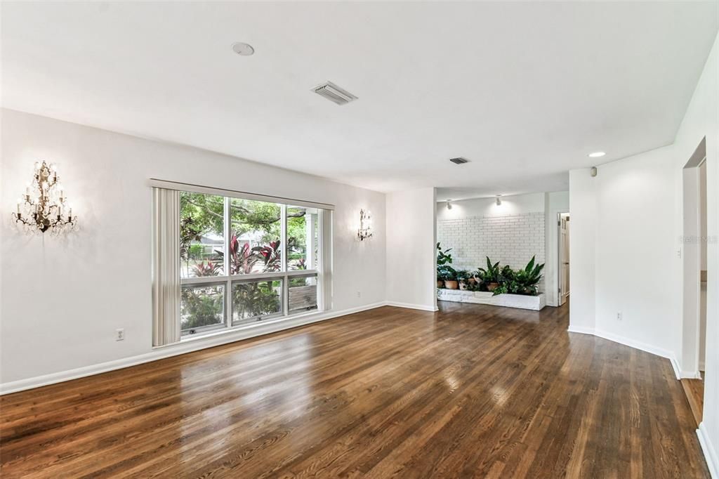 For Rent: $5,200 (3 beds, 2 baths, 2318 Square Feet)