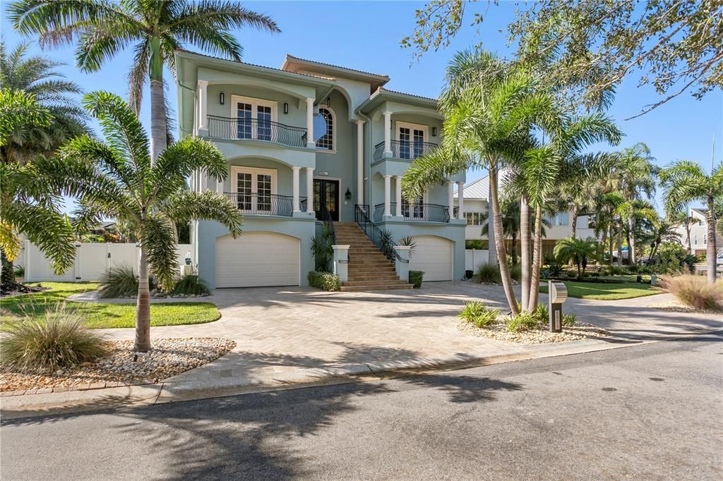 На продажу: $3,300,000 (5 спален, 5 ванн, 4054 Квадратных фут)