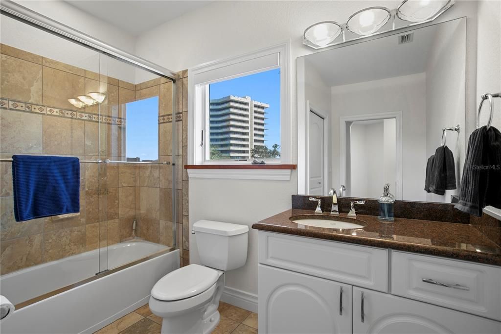 На продажу: $3,300,000 (5 спален, 5 ванн, 4054 Квадратных фут)