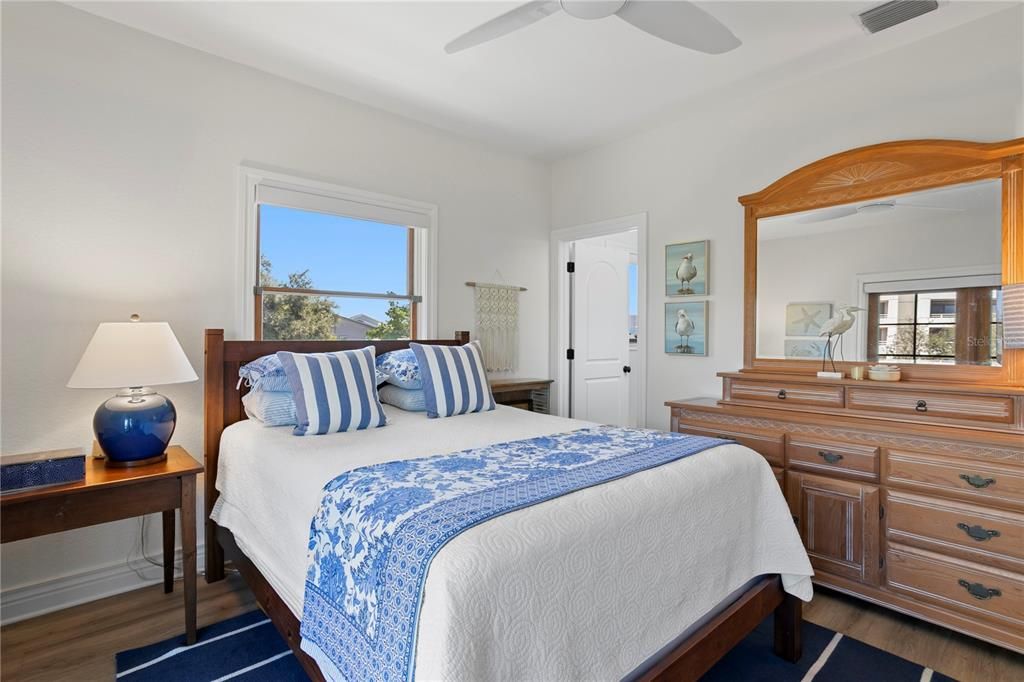 На продажу: $3,300,000 (5 спален, 5 ванн, 4054 Квадратных фут)