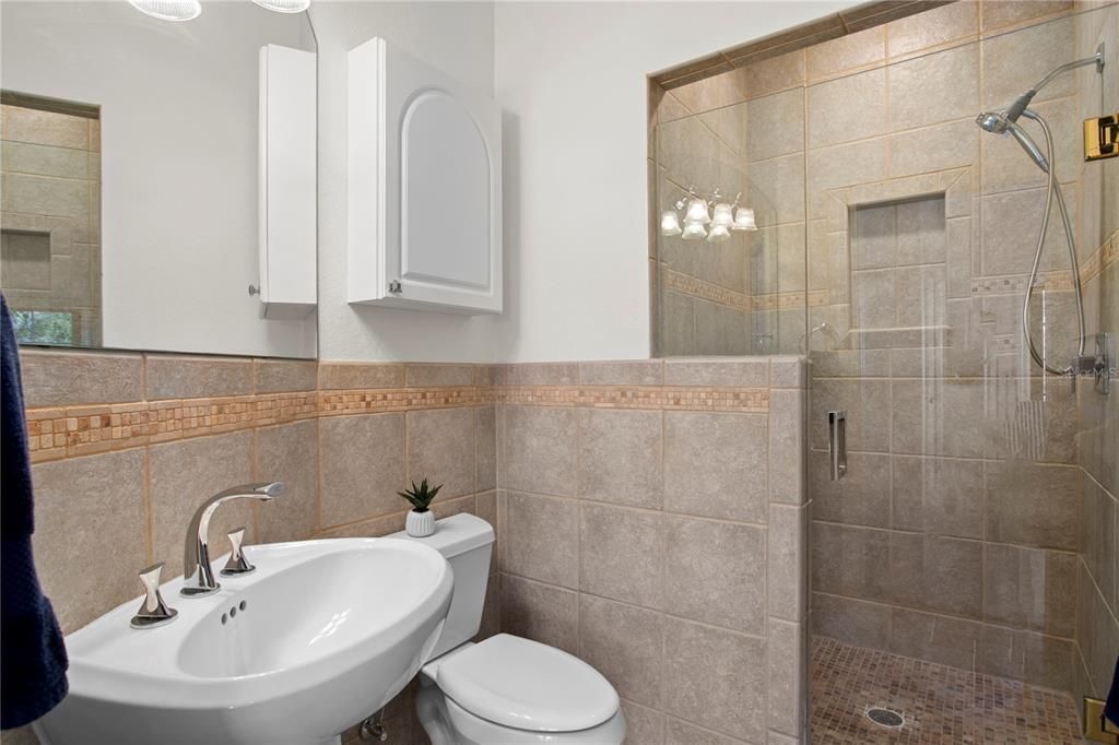 На продажу: $3,300,000 (5 спален, 5 ванн, 4054 Квадратных фут)